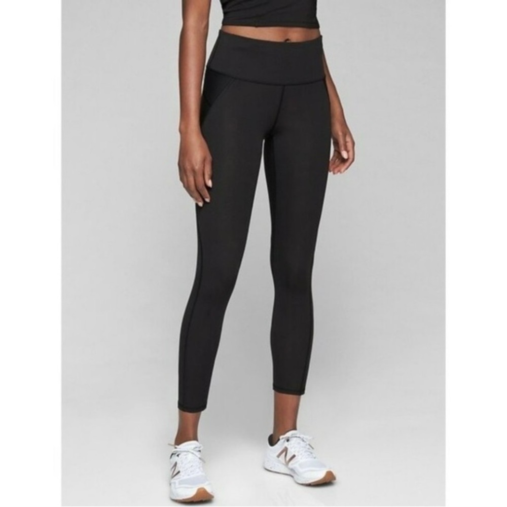 Athleta Black Stealth Tight 7/8 Length Legging Size XS